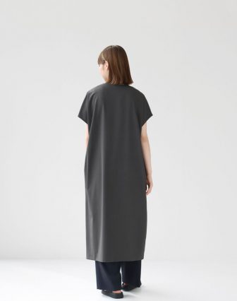 mizuiro ind/クルーネックフロントフライロングジレを使ったコーディネート