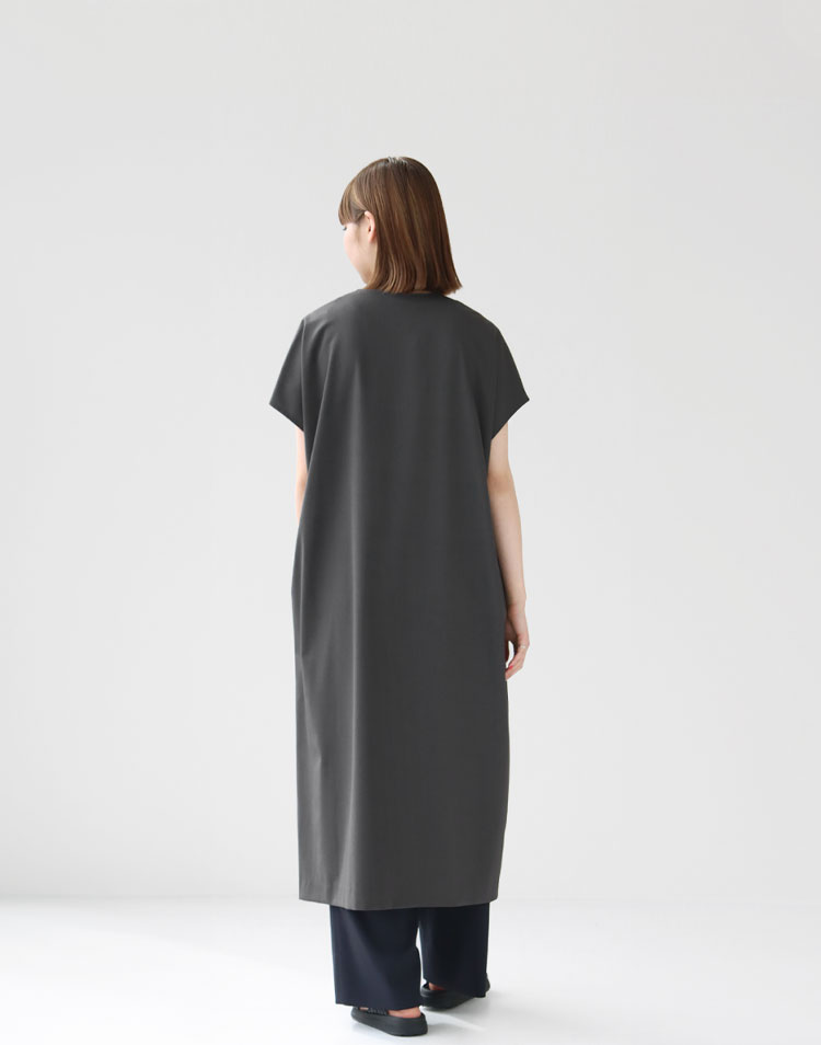 mizuiro ind/クルーネックフロントフライロングジレを使ったコーディネート