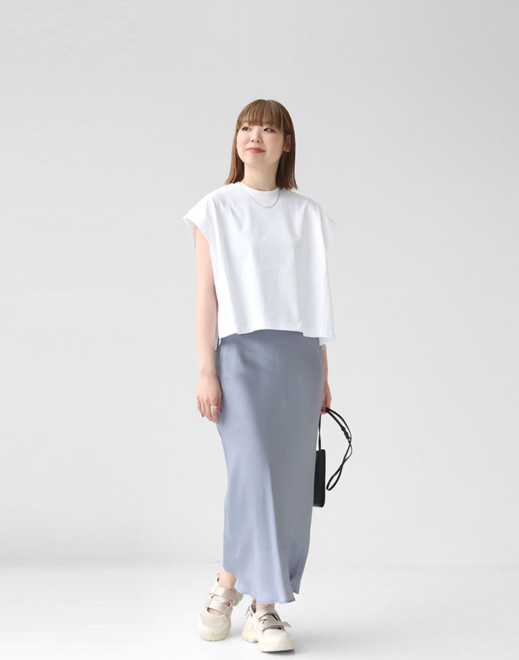 SACRA/クロップド プルオーバーTシャツを使ったコーディネート