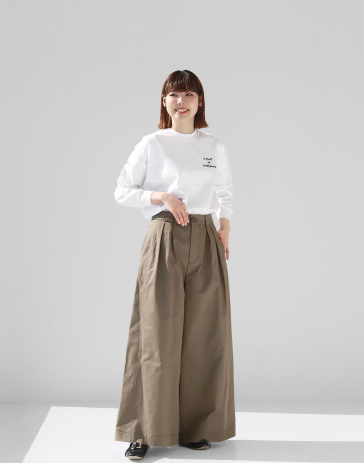 SACRA スビンコットンチノパンツを使ったコーディネート