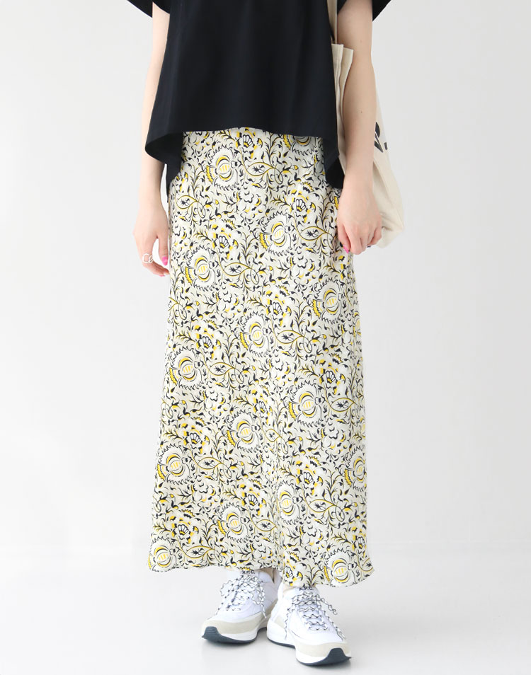 mizuiro ind/クルーネックフレアTを使ったコーディネート