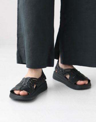 EMON/NIGANA ベストを使ったコーディネート