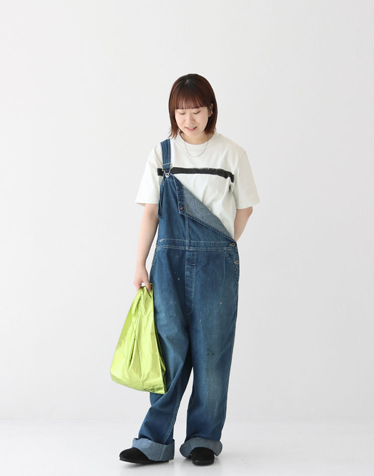 chimala/デニムオーバーオールを使ったコーディネート