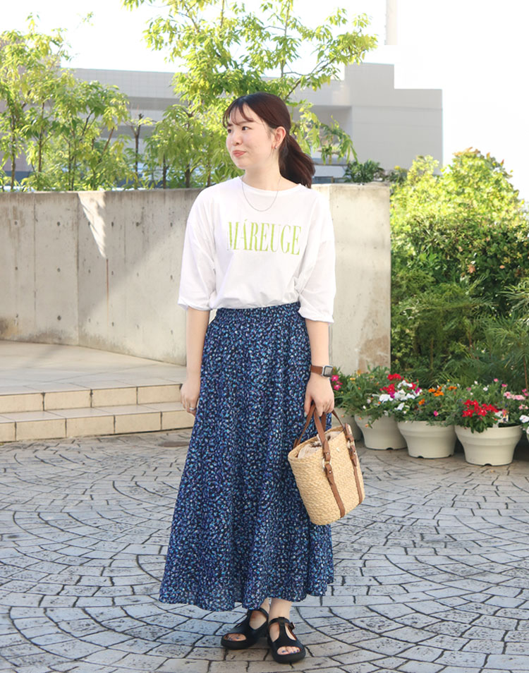 MICA & DEAL/”MAREUGE”ロゴプリントTシャツを使ったコーディネート