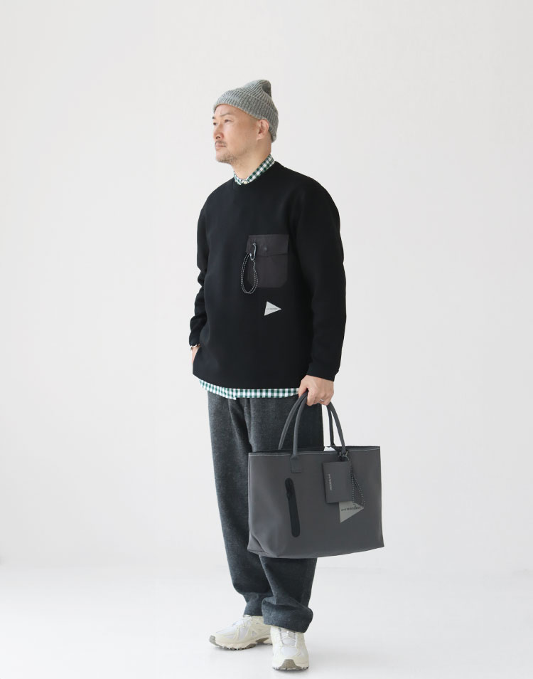 and wander(アンドワンダー)/ AIRLY WARM プルオーバーを使ったコーディネート