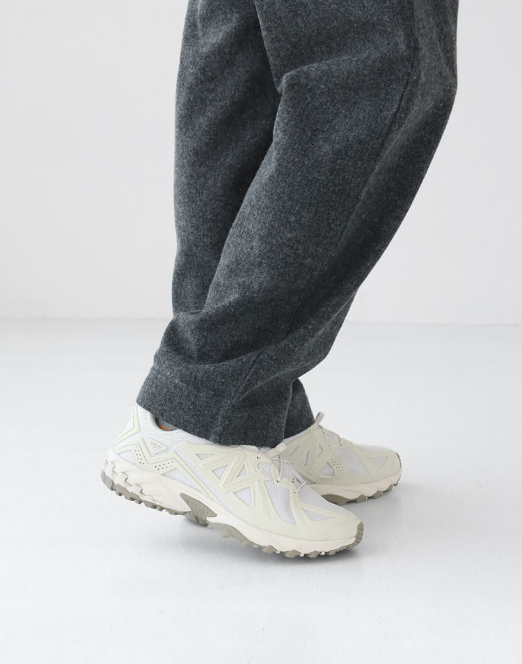 and wander(アンドワンダー)/ AIRLY WARM プルオーバーを使ったコーディネート